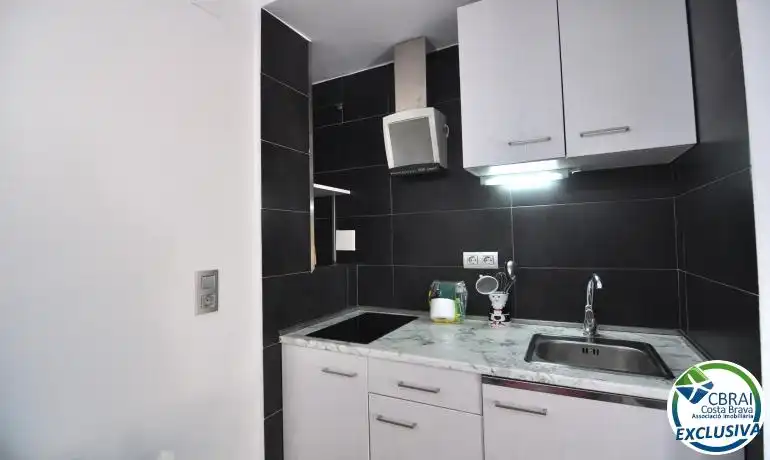 Kitchen of Study for sale in Roses  with Heating, Furnished and Community pool