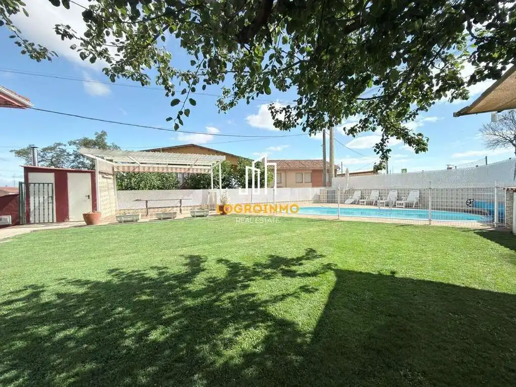 Piscina de Casa o chalet en venta en El Redal con Calefacción, Trastero y Piscina