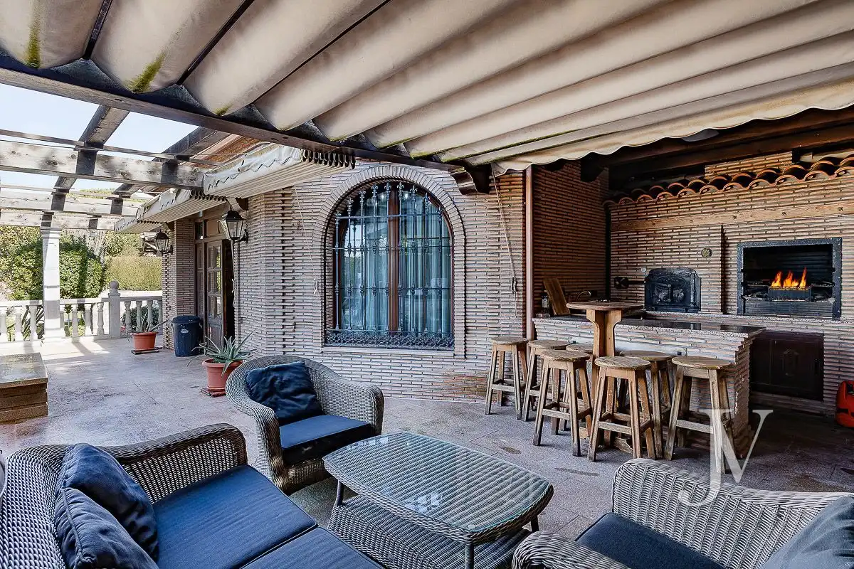 Terraza de Casa o chalet en venta en El Casar con Aire acondicionado, Calefacción y Jardín privado