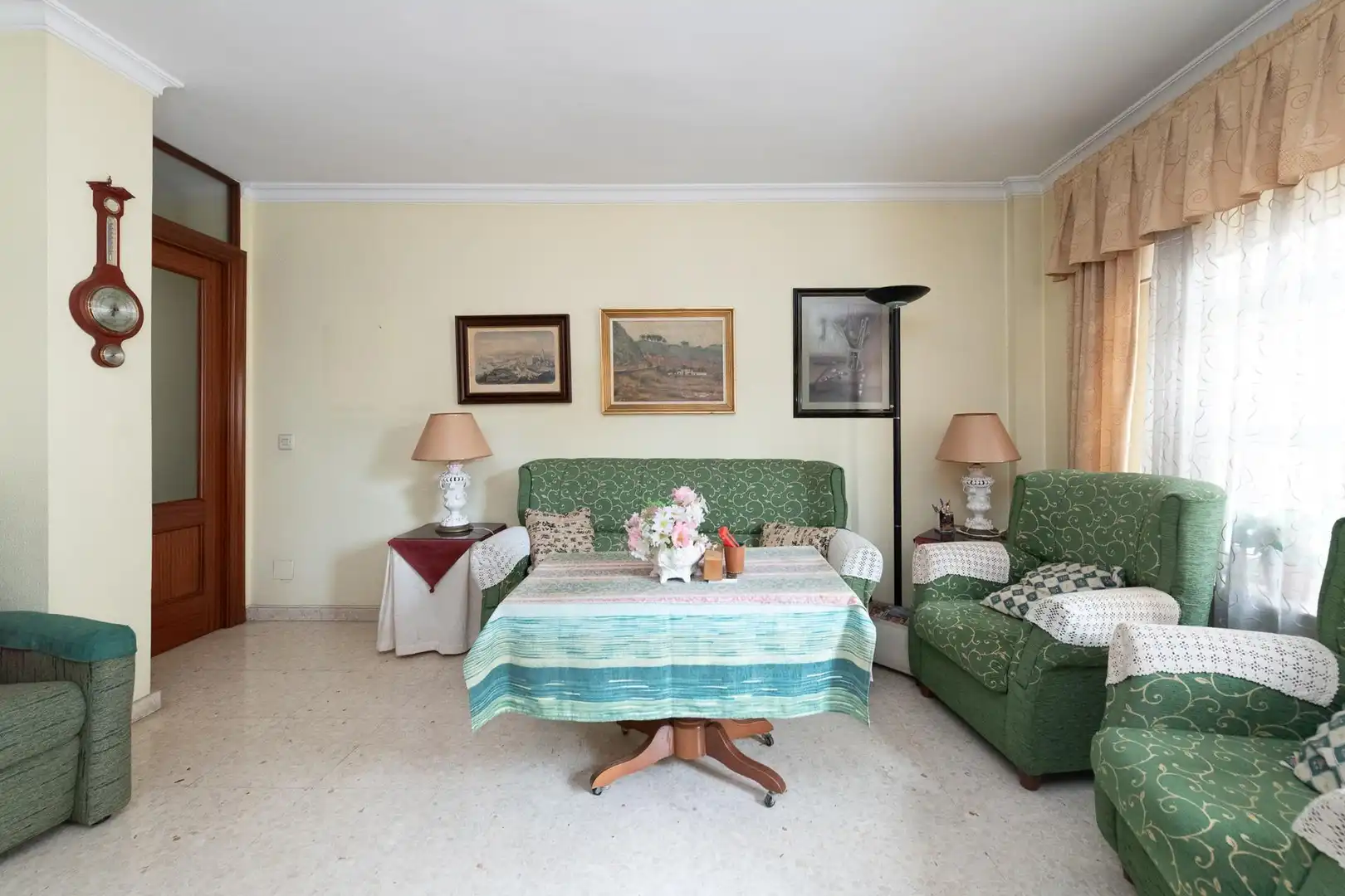 Sala d'estar de Casa adosada en venda en Málaga amb Terrassa