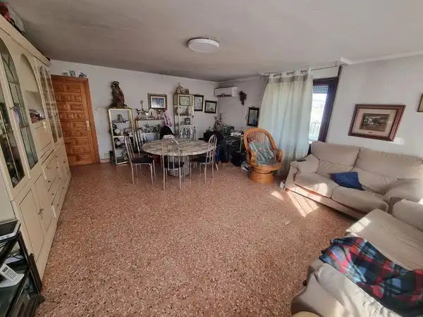 Sala d'estar de Casa o xalet en venda en Zaragoza amb Aire condicionat, Calefacció i Jardí privat