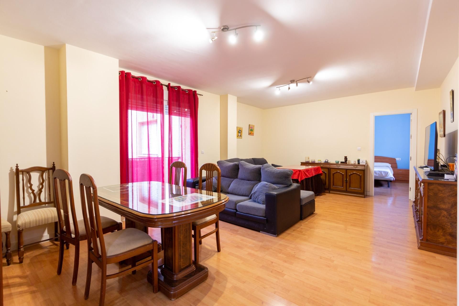 Living room of Flat for sale in  Madrid Capital