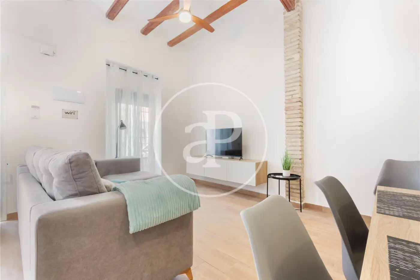 Living room of Flat for sale in Valencia  with Heating, Terrace and Furnished