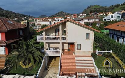 Exterior view of House or chalet for sale in Muskiz  with Terrace, Swimming Pool and Balcony