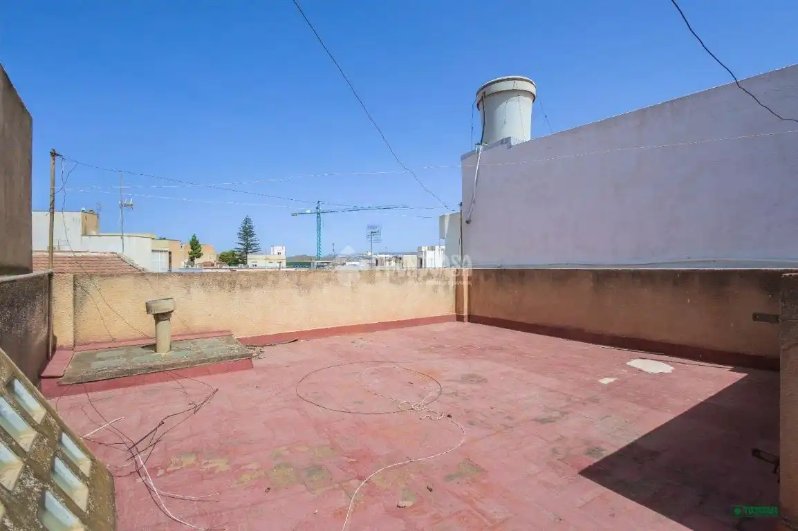 Casa aparellada amb terrassa en venda a Vera Ciudad, imagen 4
