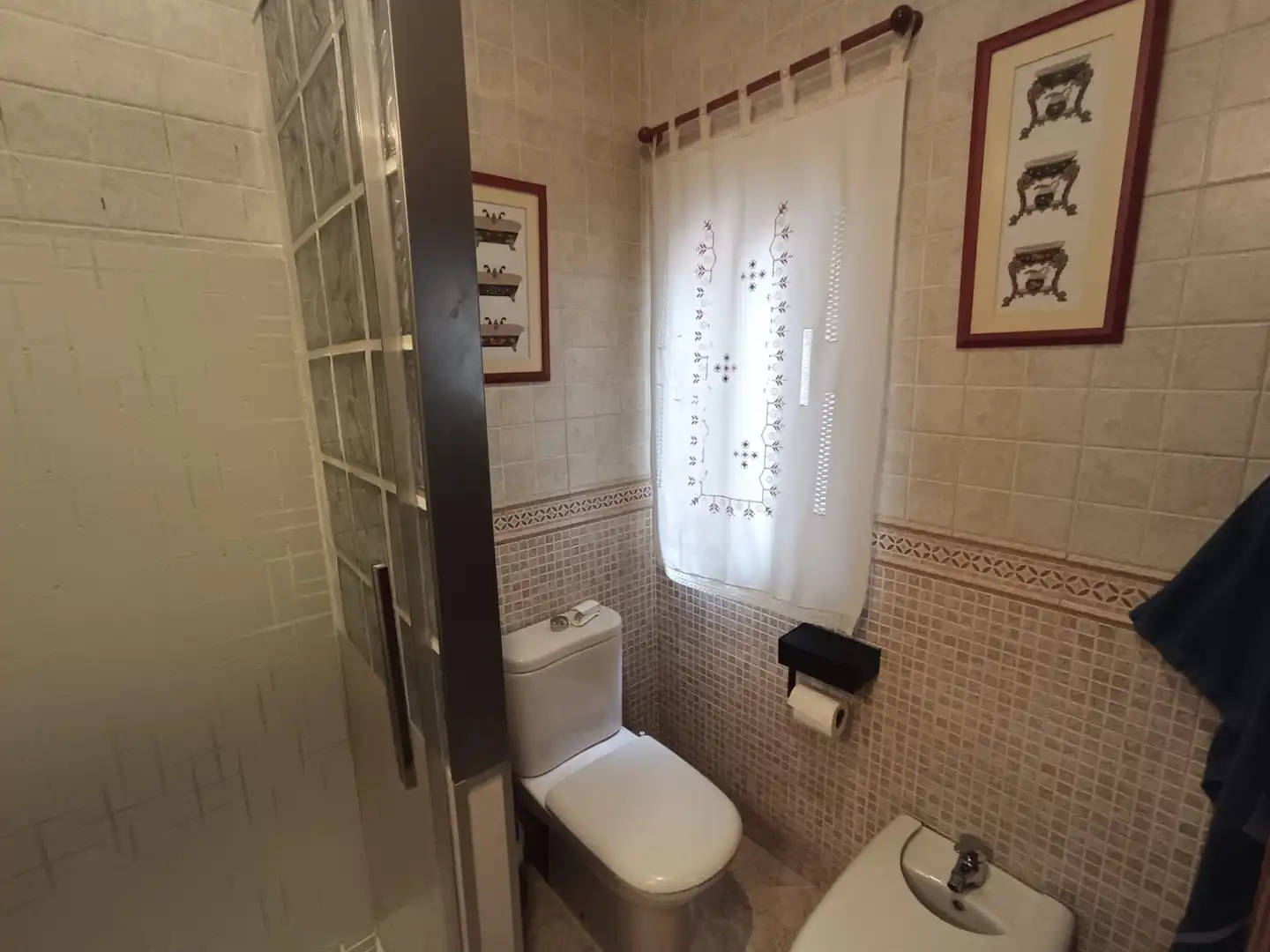 Badezimmer von Einfamilien-Reihenhaus zum Verkauf in Jaén mit Klimaanlage, Heizung und Terrasse
