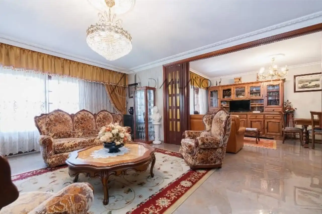 Sala d'estar de Casa o xalet en venda en Moaña amb Calefacció, Jardí privat i Terrassa