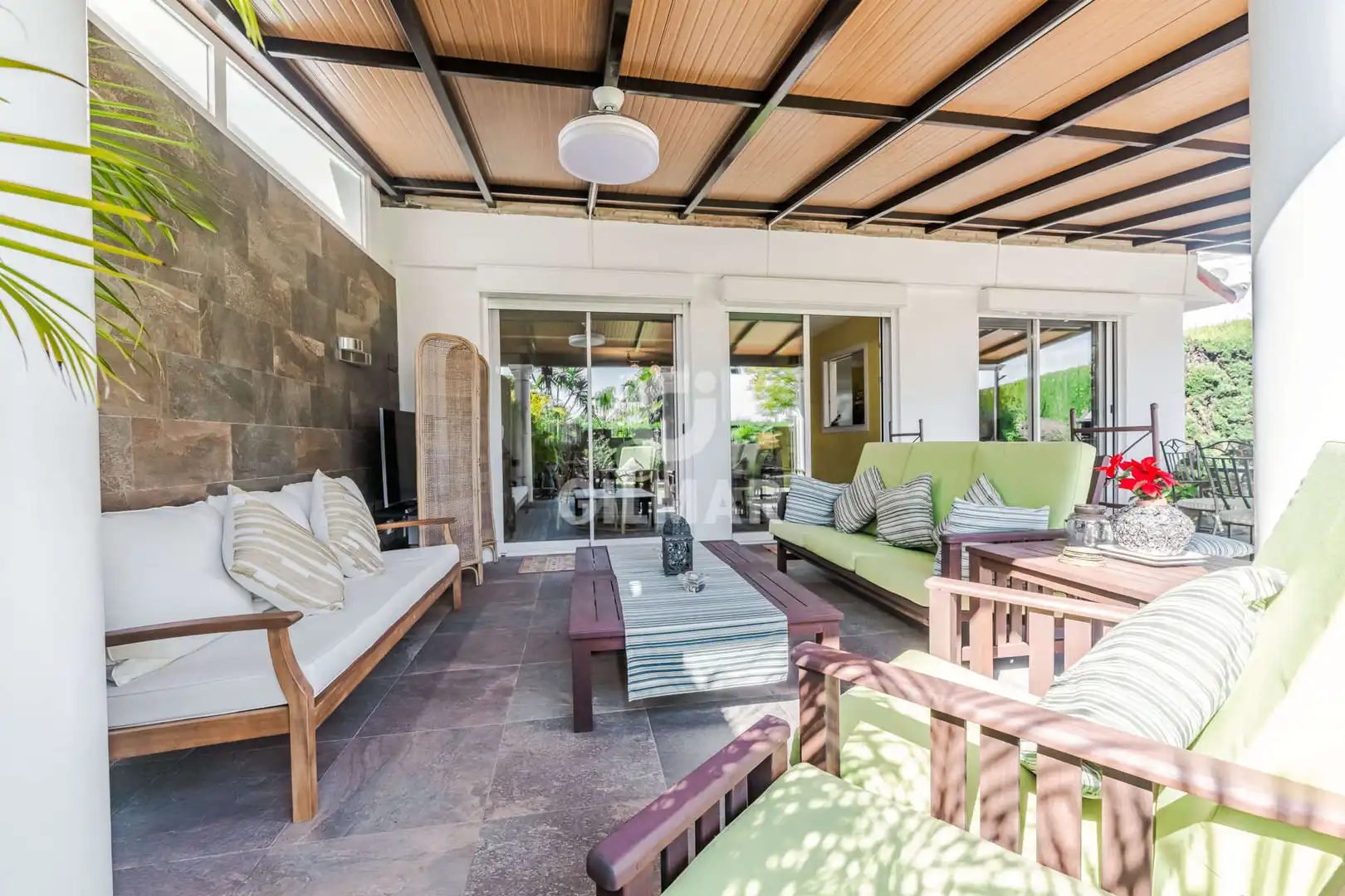 Terrassa de Casa adosada en venda en Gelves amb Calefacció, Jardí privat i Piscina