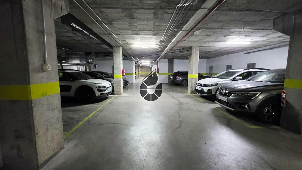 Parking of Flat for sale in Mairena del Aljarafe  with Air Conditioner and Storage room