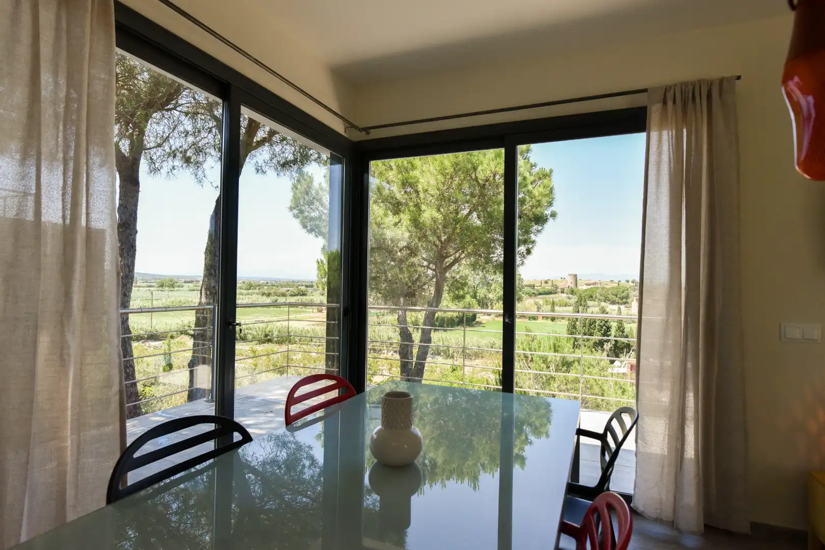 Menjador de Casa o xalet en venda en L'Escala amb Aire condicionat, Calefacció i Jardí privat
