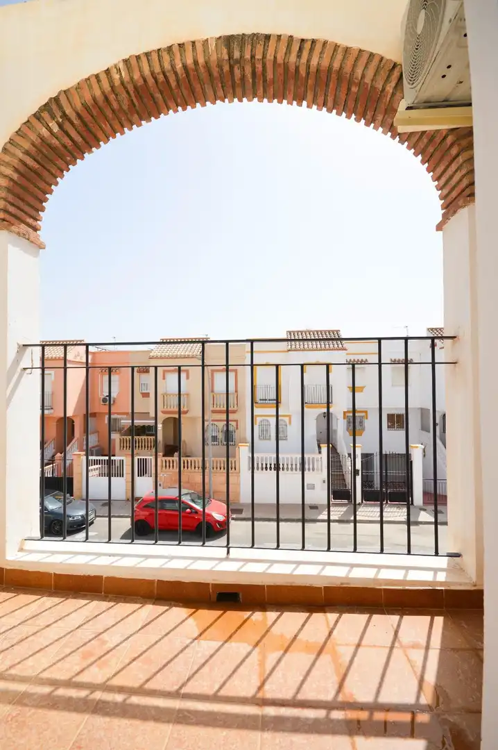 Vista exterior de Casa o chalet en venta en Huércal de Almería con Aire acondicionado, Calefacción y Terraza