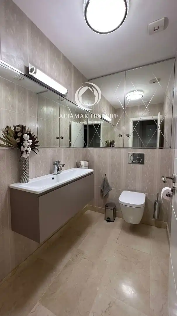 Apartamento con piscina en venta en Costa Adeje, imagen 34