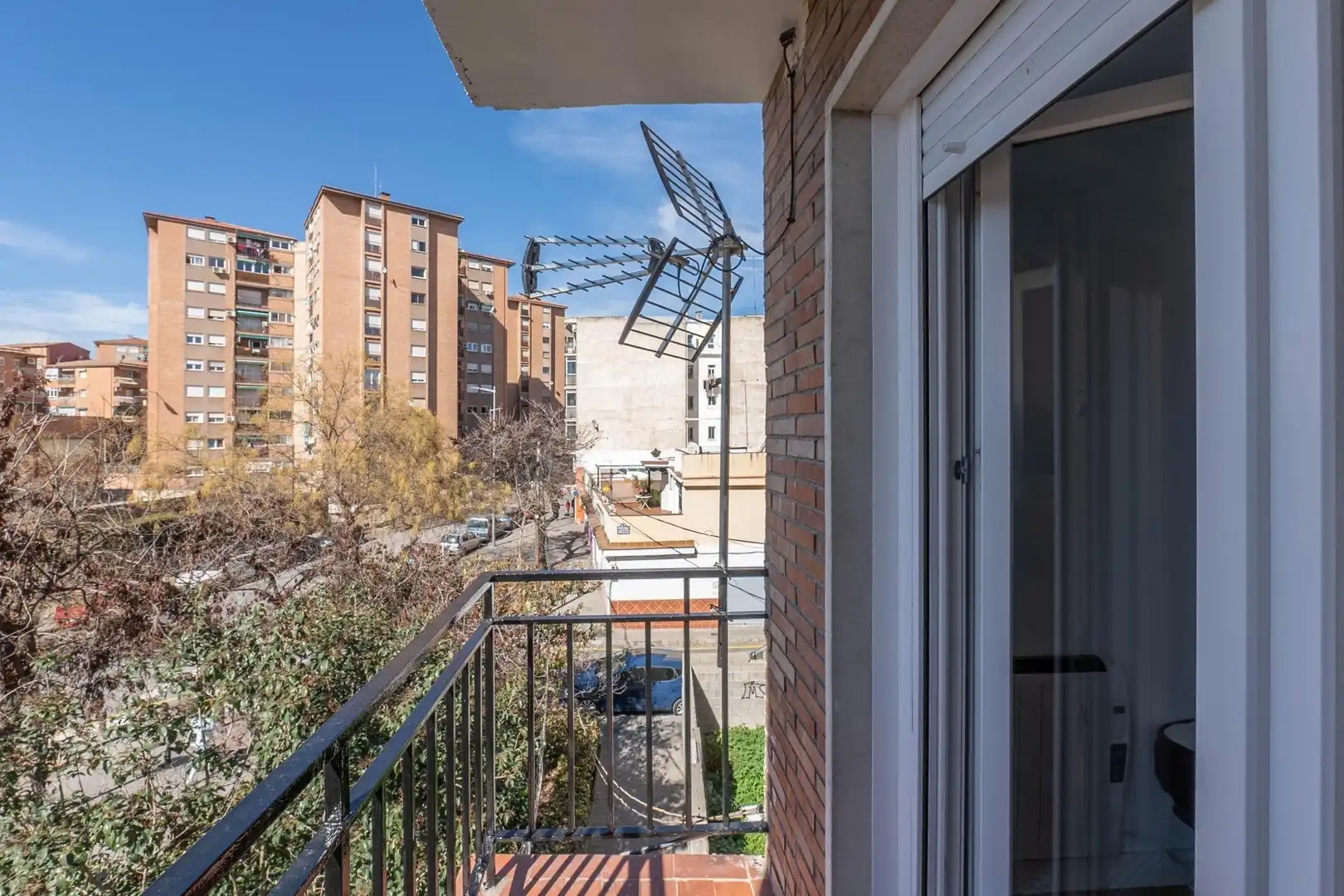 Terrassa de Pis per a compartir en Granada amb Calefacció i Moblat