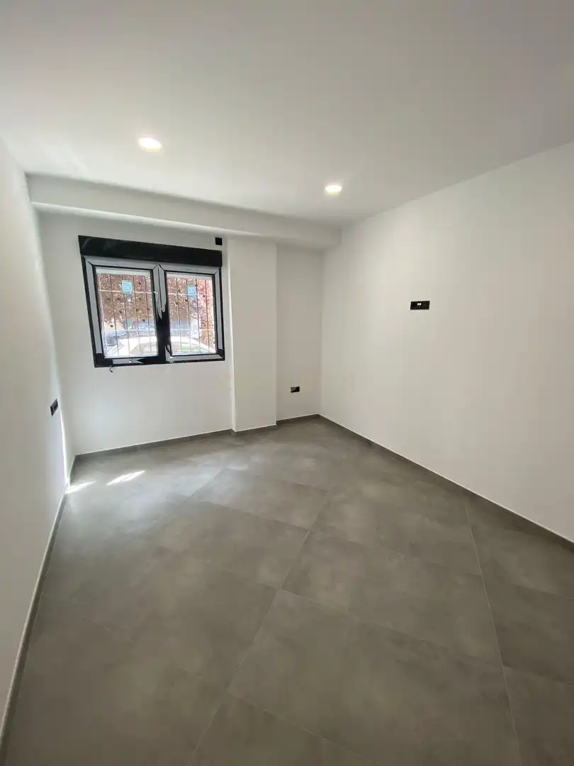 Flat for sale in Granada  with Air Conditioner and Swimming Pool