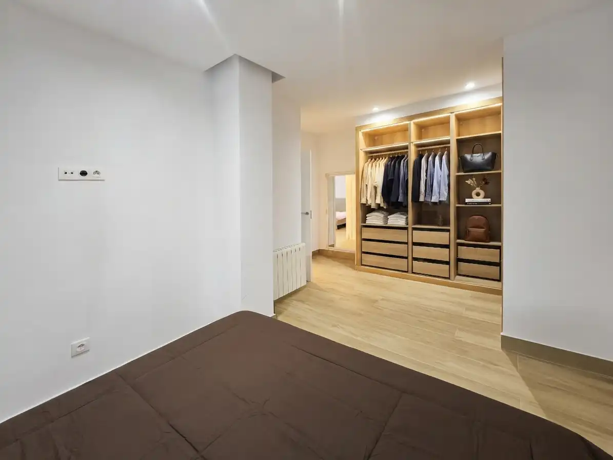 Habitación de Planta baja en venta en A Coruña Capital  con Calefacción, Amueblado y Horno