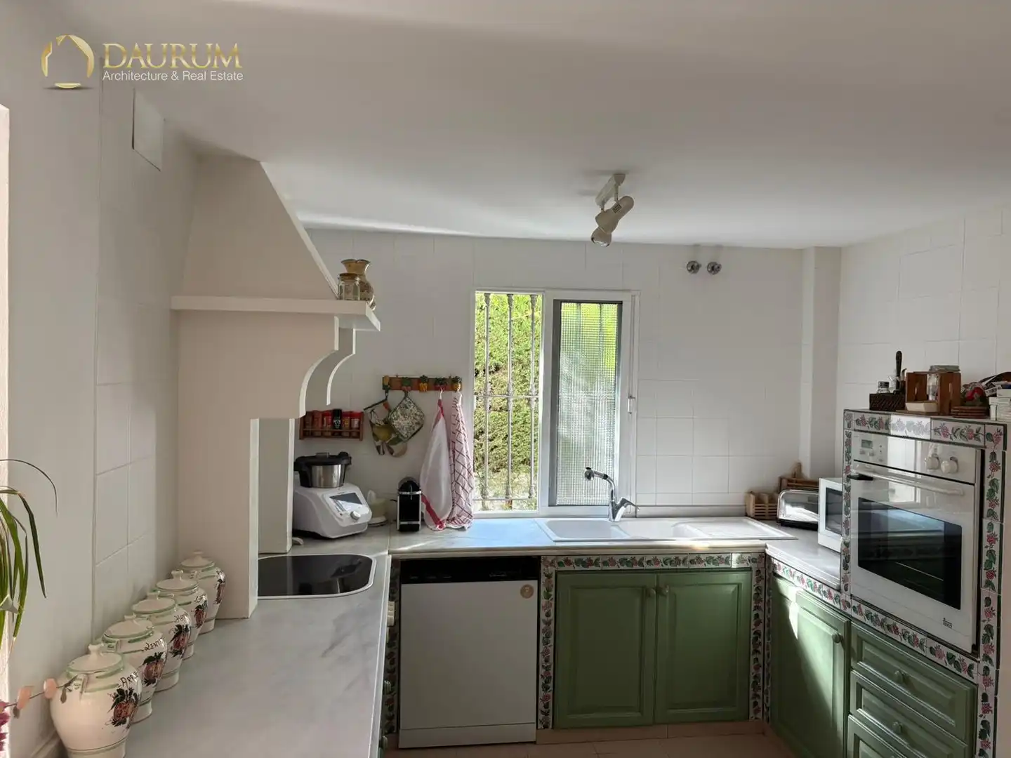 Cocina de Casa o chalet en venta en Mairena del Aljarafe con Aire acondicionado, Calefacción y Terraza