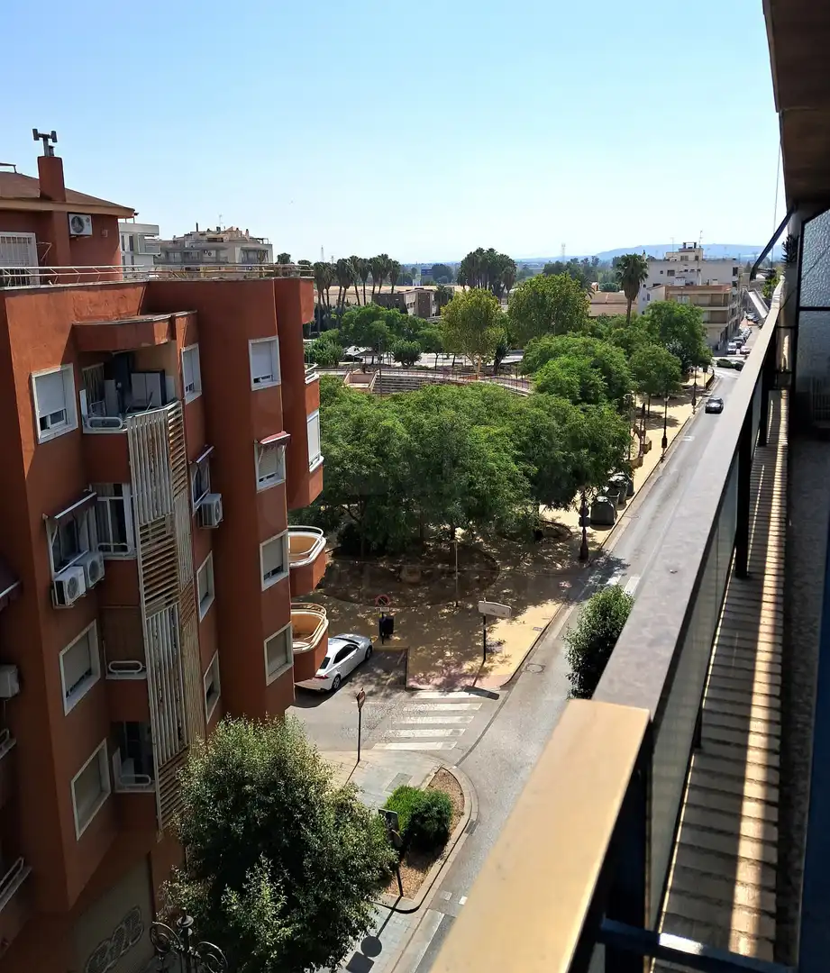 Vista exterior de Piso en venta en Orihuela