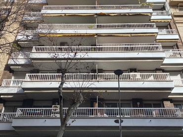 Oficina amb ascensor en venda a COMTE BORRELL 26