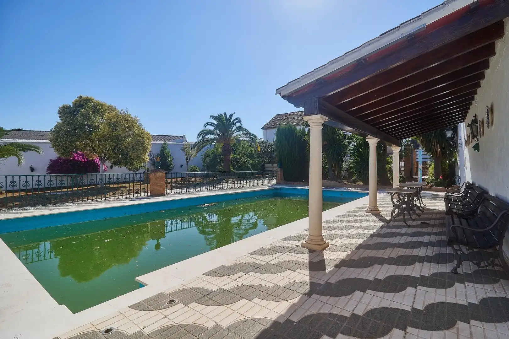 Piscina de Nave industrial en venta en Aguilar de la Frontera
