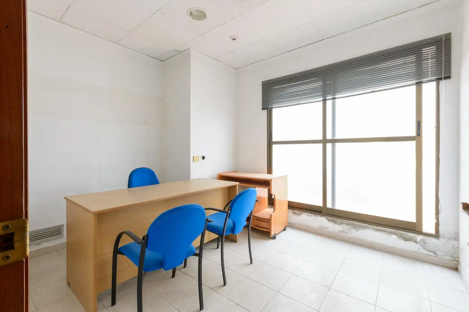 Ground floor for sale in Gandia  with Air Conditioner and Terrace
