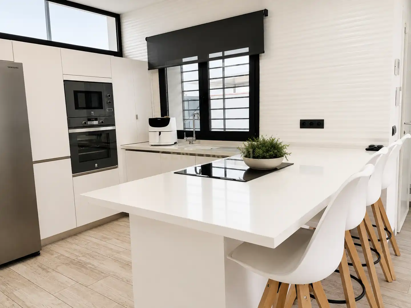 Kitchen of Houses for sale in Málaga  with Air Conditioner, Private garden and Storage room