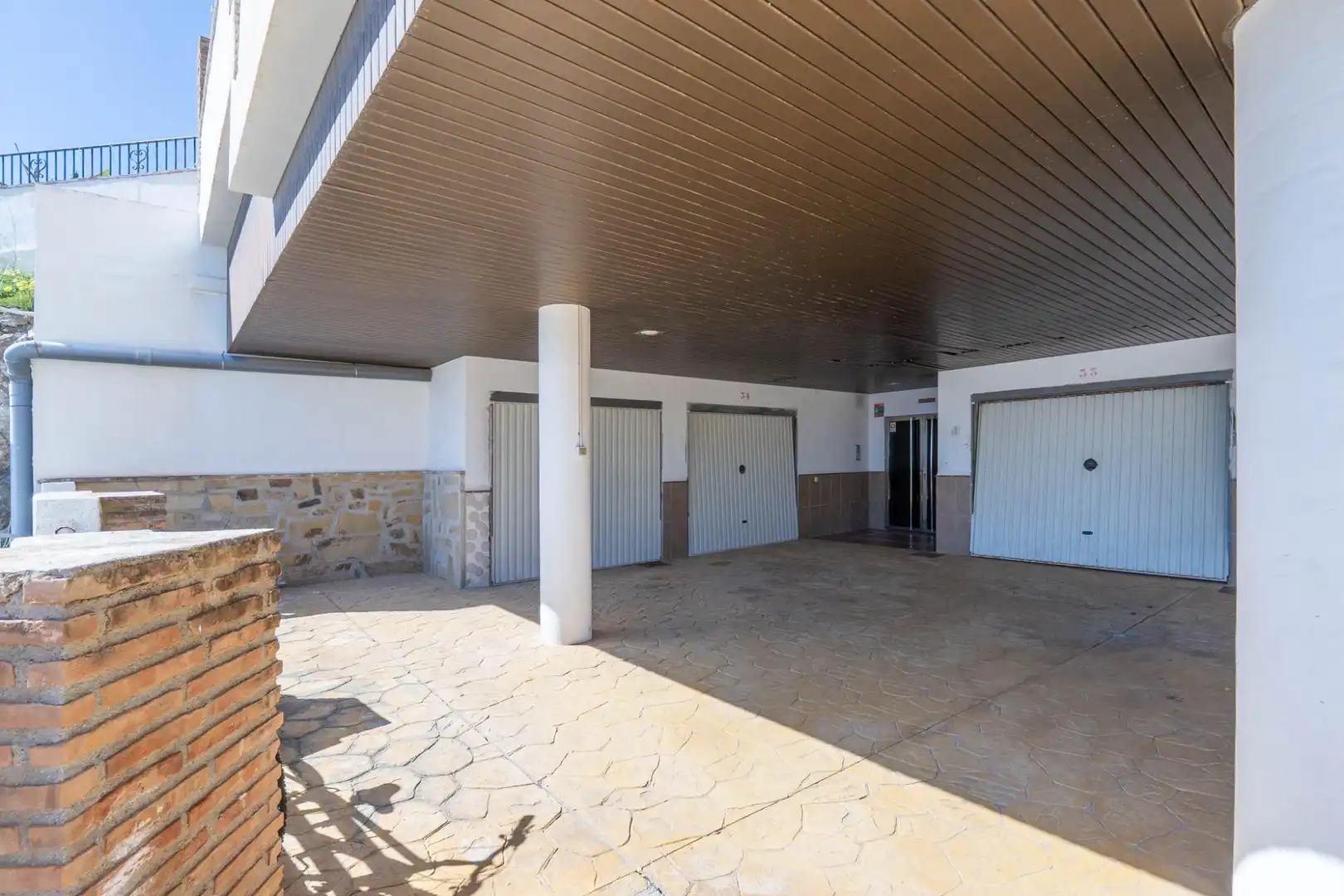Parking de Apartamento en venta en Almuñécar con Jardín privado, Terraza y Piscina comunitaria