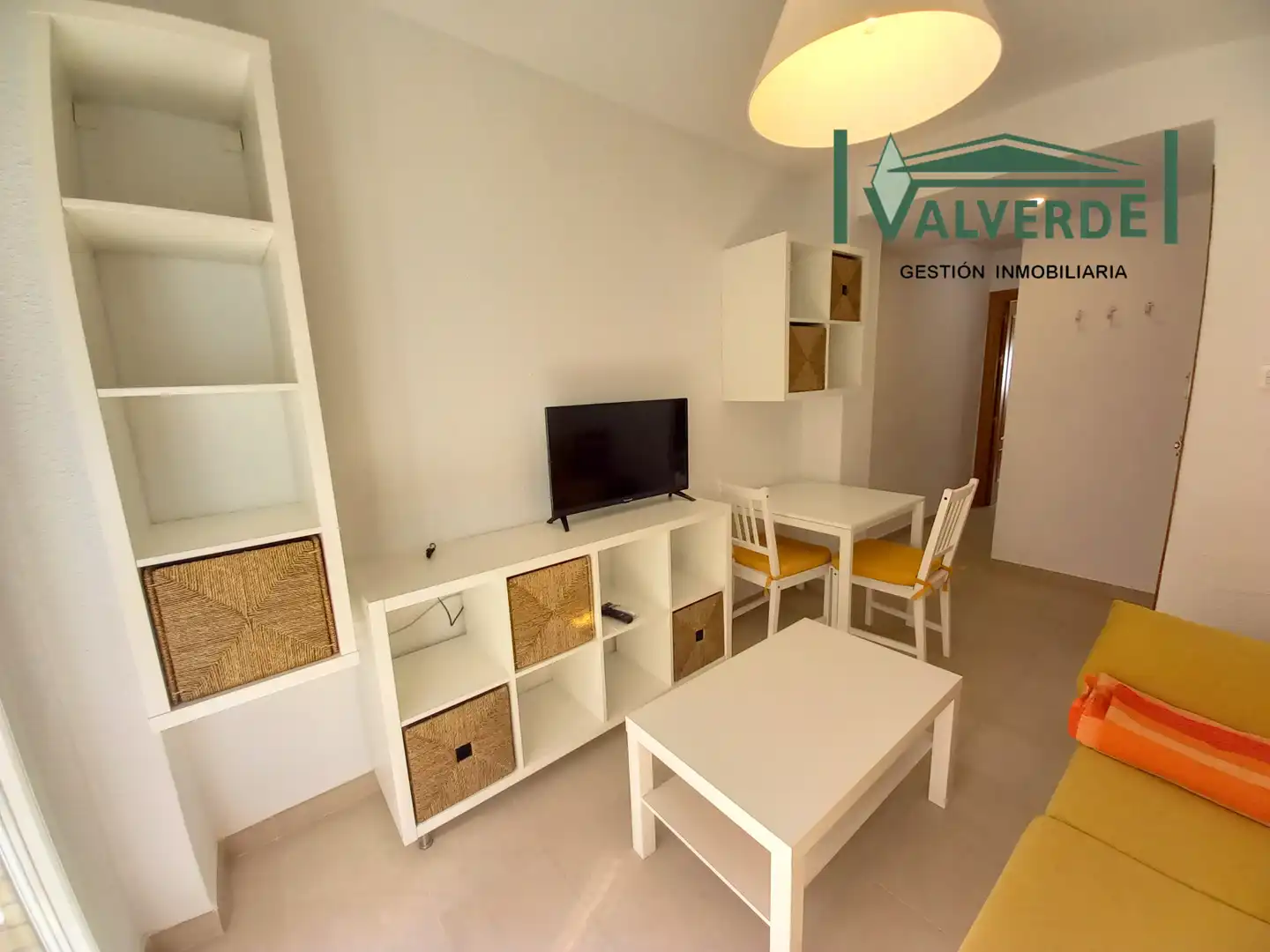 Sala d'estar de Apartament de lloguer en Granada amb Aire condicionat, Calefacció i Moblat