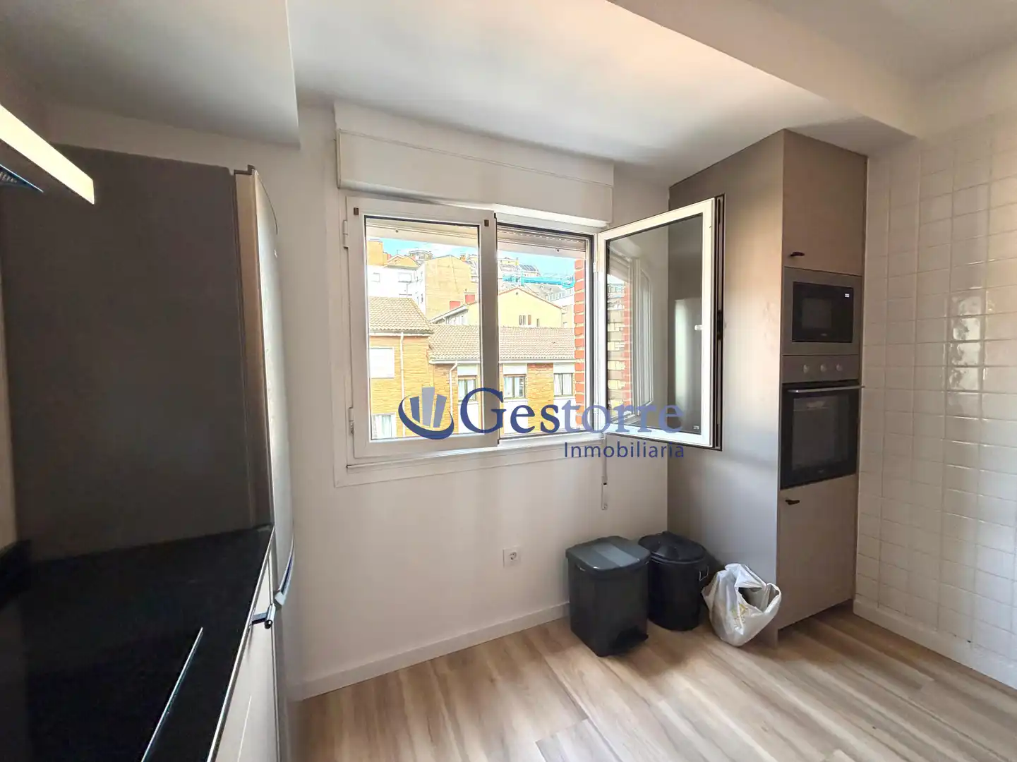 Flat for rent in Oviedo - CL VICTOR HEVIA, Vallobín
