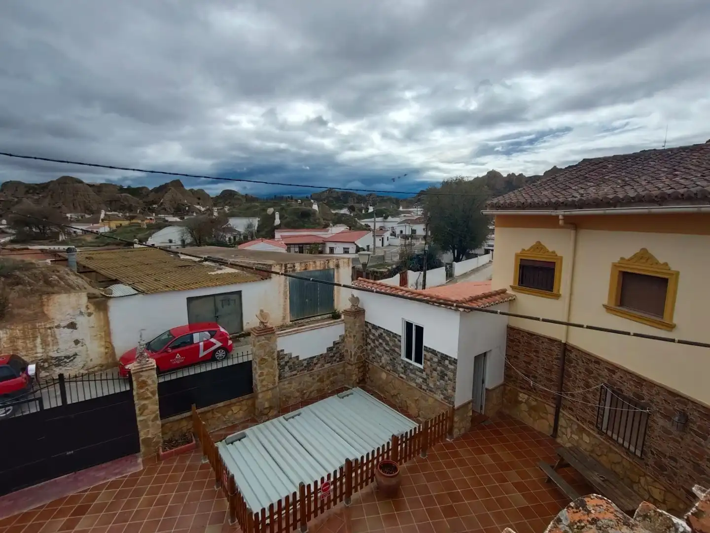 Vista exterior de Finca rústica en venda en Guadix amb Moblat, Forn i Piscina comunitària