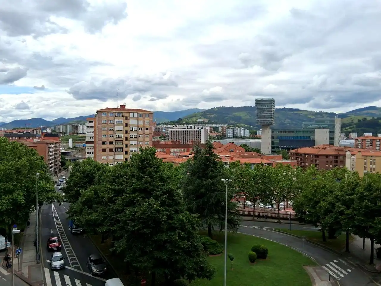 Außenansicht von Wohnung zum Verkauf in Barakaldo  mit Heizung und Balkon