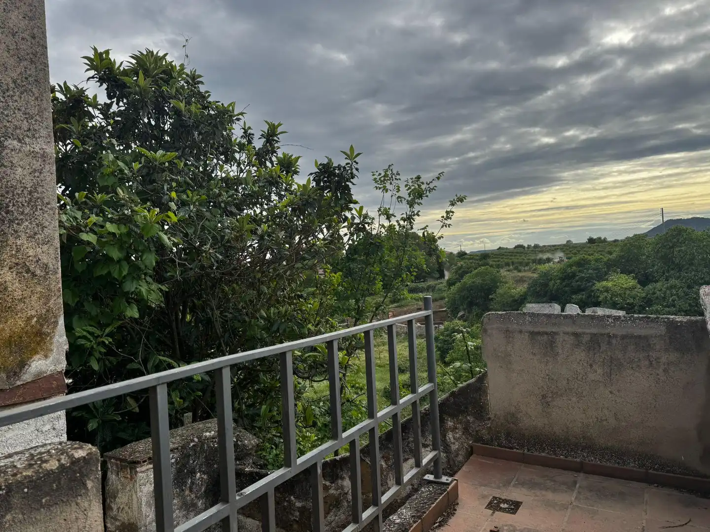 Terrasse von Einfamilien-Reihenhaus zum Verkauf in Salas Bajas mit Klimaanlage und Terrasse