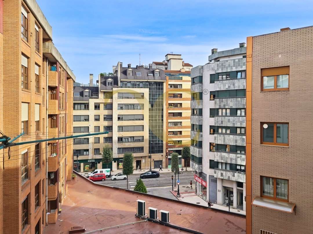 Exterior view of Flat for sale in Oviedo   with Heating and Private garden