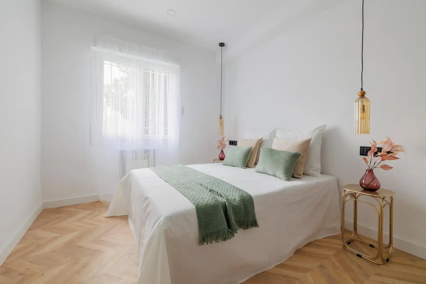 Dormitori de Apartament en venda en Madrid amb Jardí privat i Terrassa