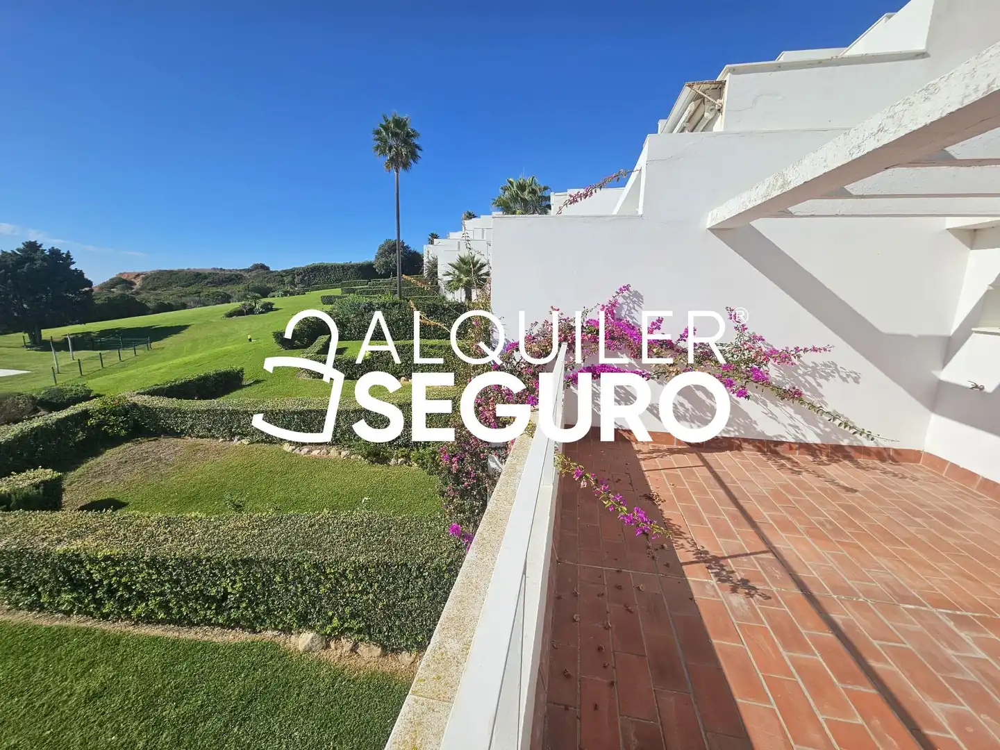 Vista exterior de Casa o xalet de lloguer en Conil de la Frontera amb Calefacció, Terrassa i Piscina