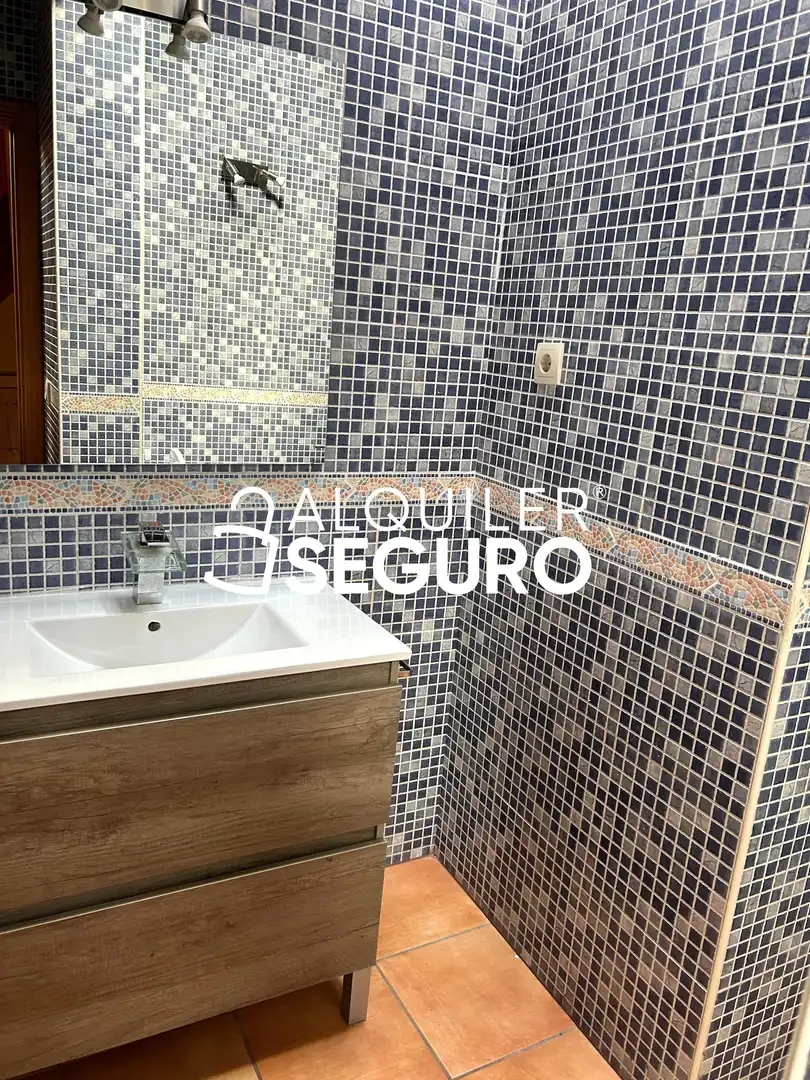 Badezimmer von Wohnung zur Miete in La Cabrera mit Heizung