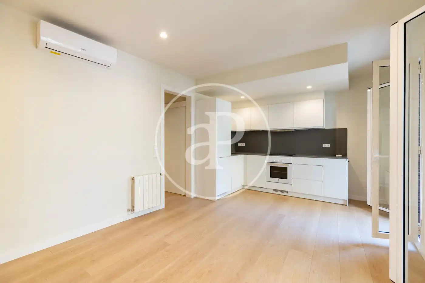 Piso en venta en Barcelona con Aire acondicionado, Calefacción y Balcón