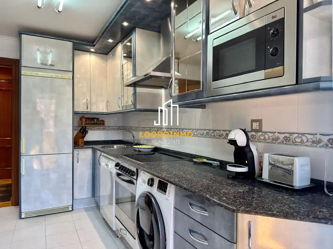 Kitchen of Flat for sale in  Logroño  with Heating, Storage room and Swimming Pool