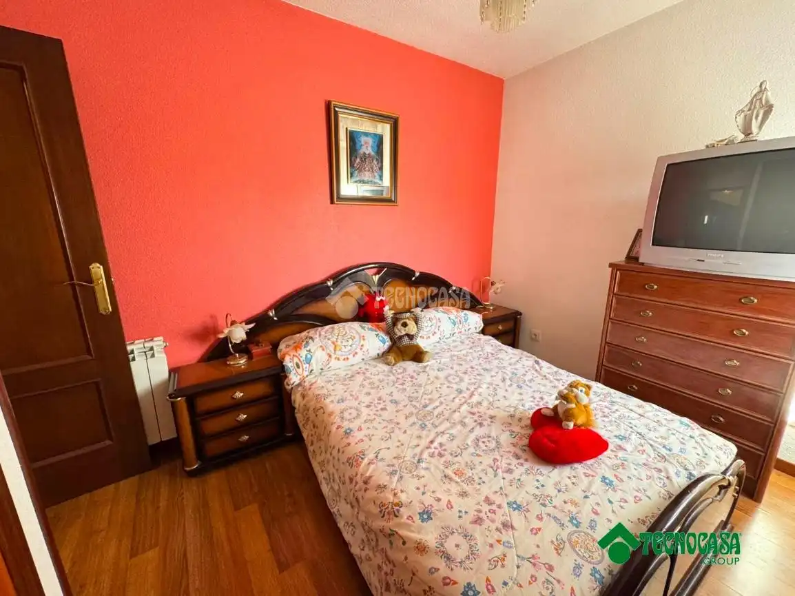 Dormitori de Casa adosada en venda en Gerindote amb Aire condicionat, Calefacció i Jardí privat
