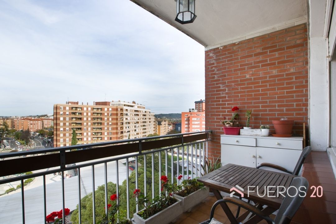Terraza de Piso en venta en Barakaldo  con Terraza, Trastero y Amueblado