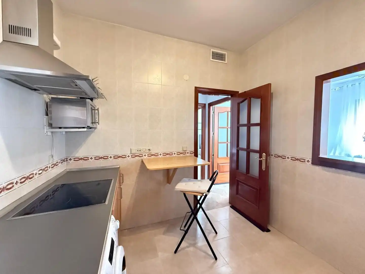 Cocina de Apartamento de alquiler en Málaga con Aire acondicionado, Calefacción y Amueblado