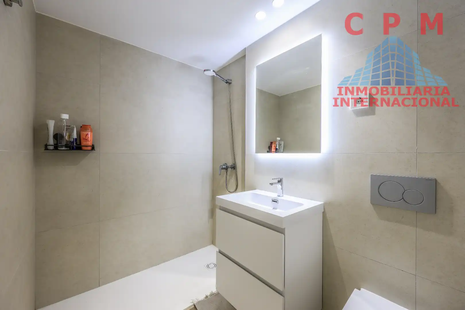 Bathroom of Flat for rent in La Moraleja  with Air Conditioner, Heating and Private garden