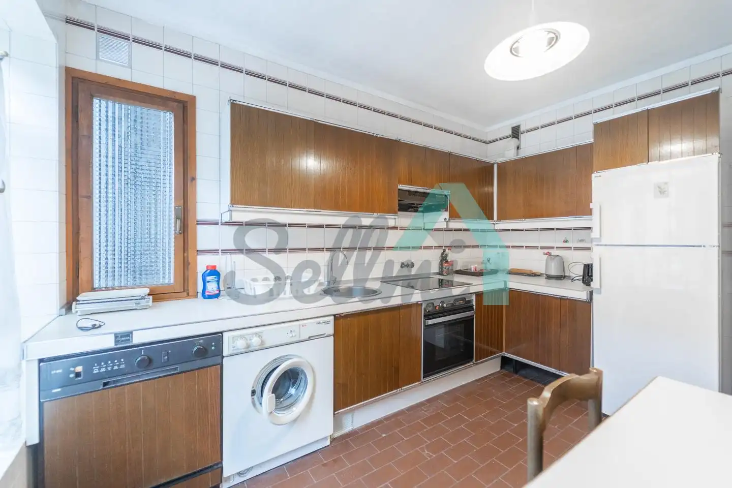 Kitchen of Flat for share in Oviedo   with Heating, Parquet flooring and Furnished