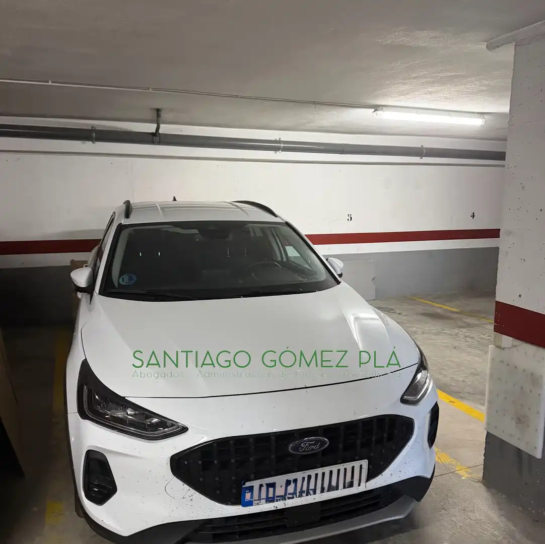 Parking de Piso en venta en Silla con Aire acondicionado, Amueblado y Horno