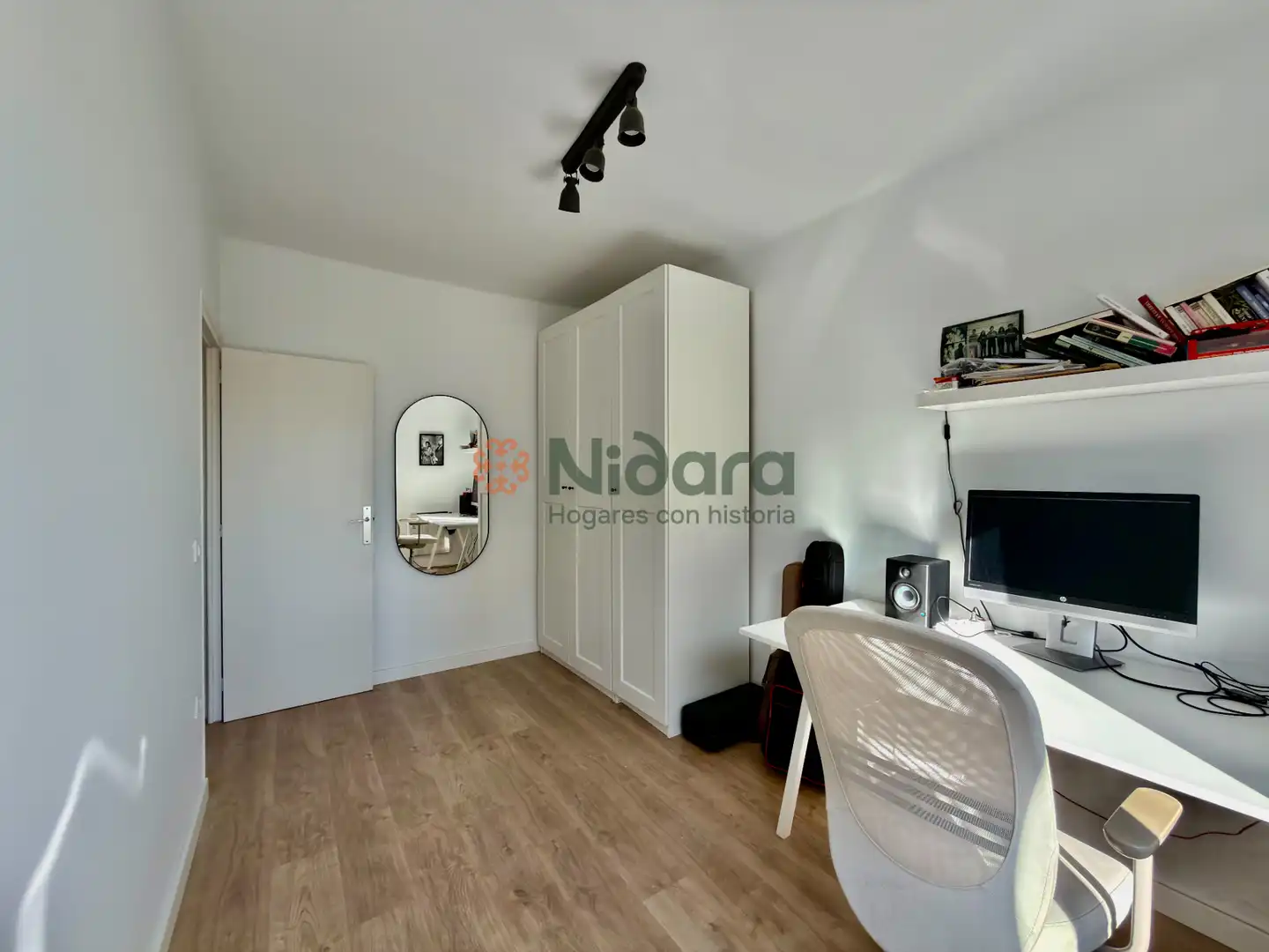 Bedroom of Flat for sale in Barcelona  with Air Conditioner, Heating and Parquet flooring