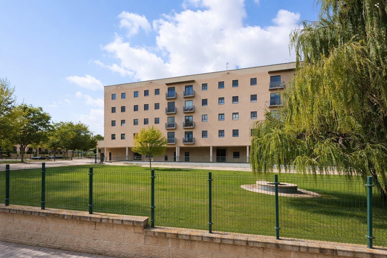 Vista exterior de Pis en venda en Salamanca Capital amb Balcó