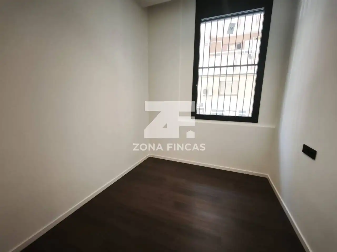Dormitori de Pis en venda en Badalona amb Aire condicionat, Calefacció i Parquet