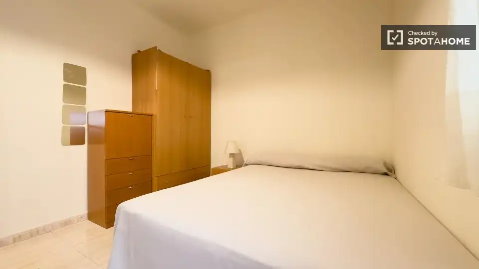 Habitació a Sants-Badal