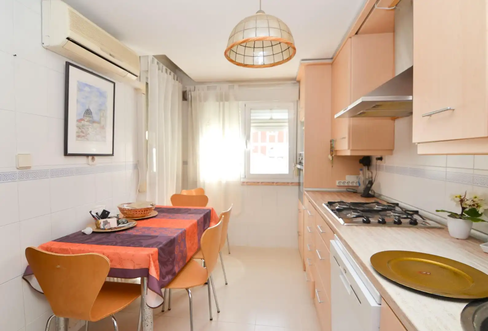 Cocina de Casa adosada en venta en Navalcarnero con Aire acondicionado, Calefacción y Jardín privado