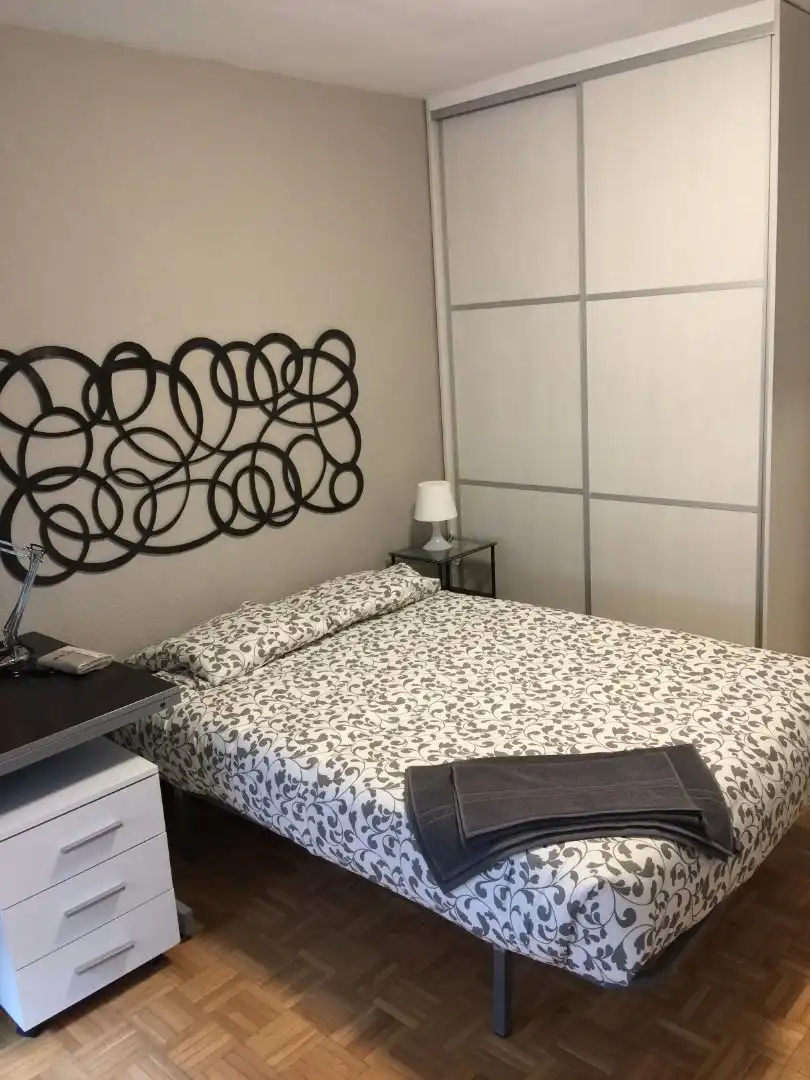 Dormitori de Pis per a compartir en Valladolid amb Calefacció, Parquet i Terrassa