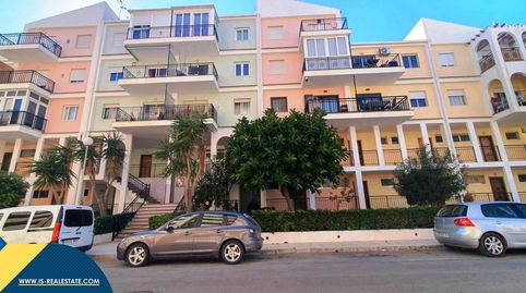 Apartamento ático dúplex con piscina comunitaria, en la provincia de Alicante, ciudad de Torrevieja, zona de Playa del Acequión. 2